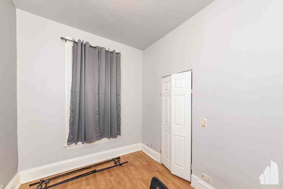 3300 N Racine Ave #2 - Photo 5 of 13