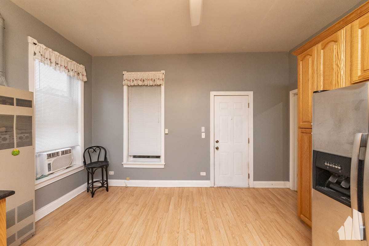 3300 N Racine Ave #2 - Photo 7 of 13