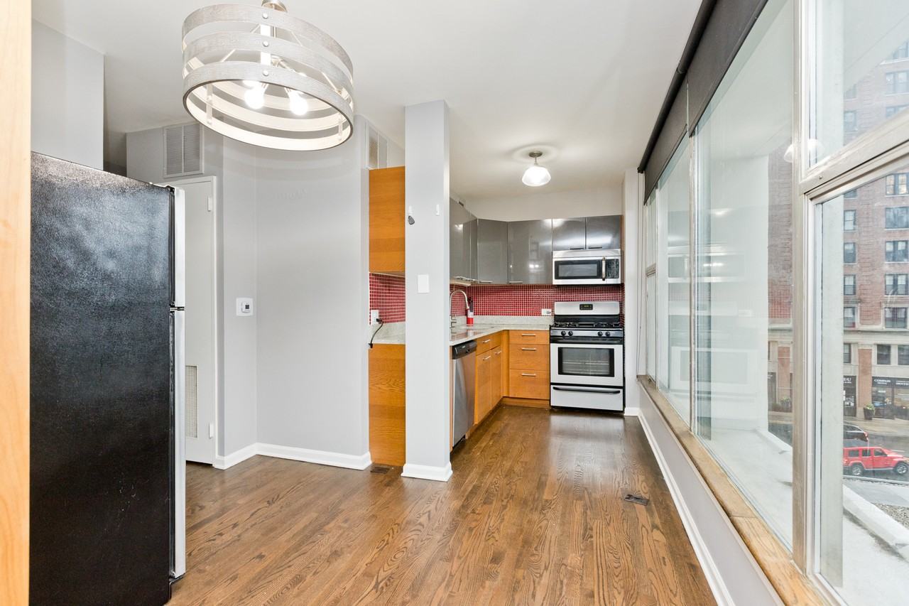 3200 N Lake Shore Dr #403 - Photo 4 of 11