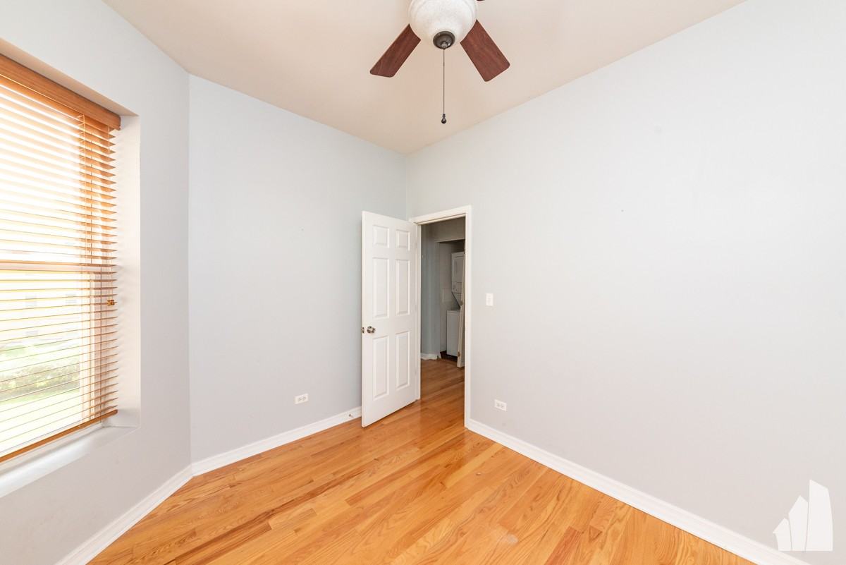 3215 W Altgeld St #2 - Photo 6 of 10