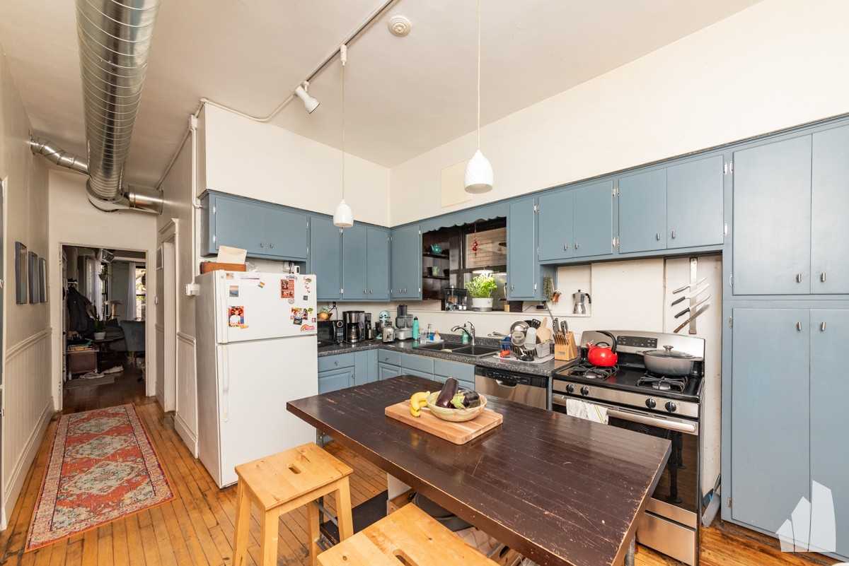 3336 N Sheffield Ave #2 - Photo 4 of 18