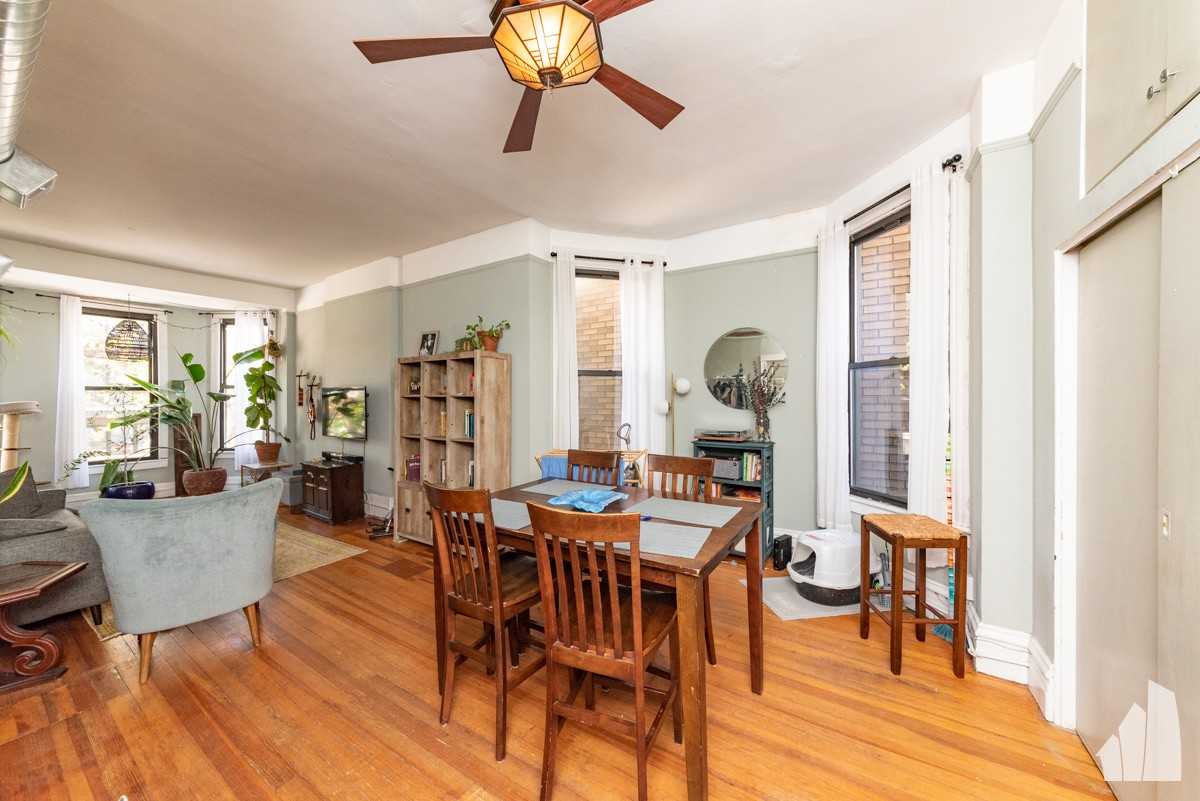 3336 N Sheffield Ave #2 - Photo 5 of 18