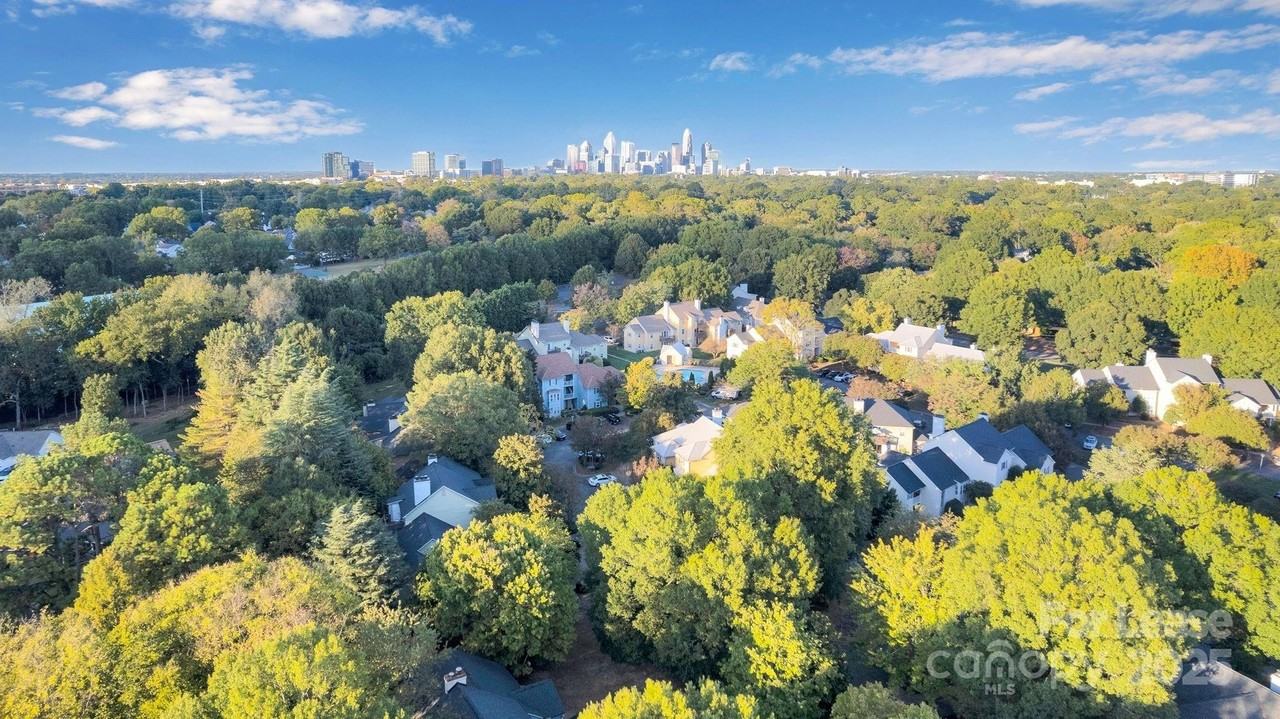 3300 Selwyn Farms Ln - Photo 2 of 27