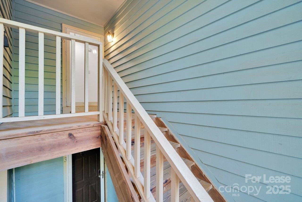 3300 Selwyn Farms Ln - Photo 3 of 27