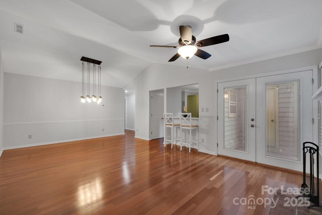 3300 Selwyn Farms Ln - Photo 4 of 27