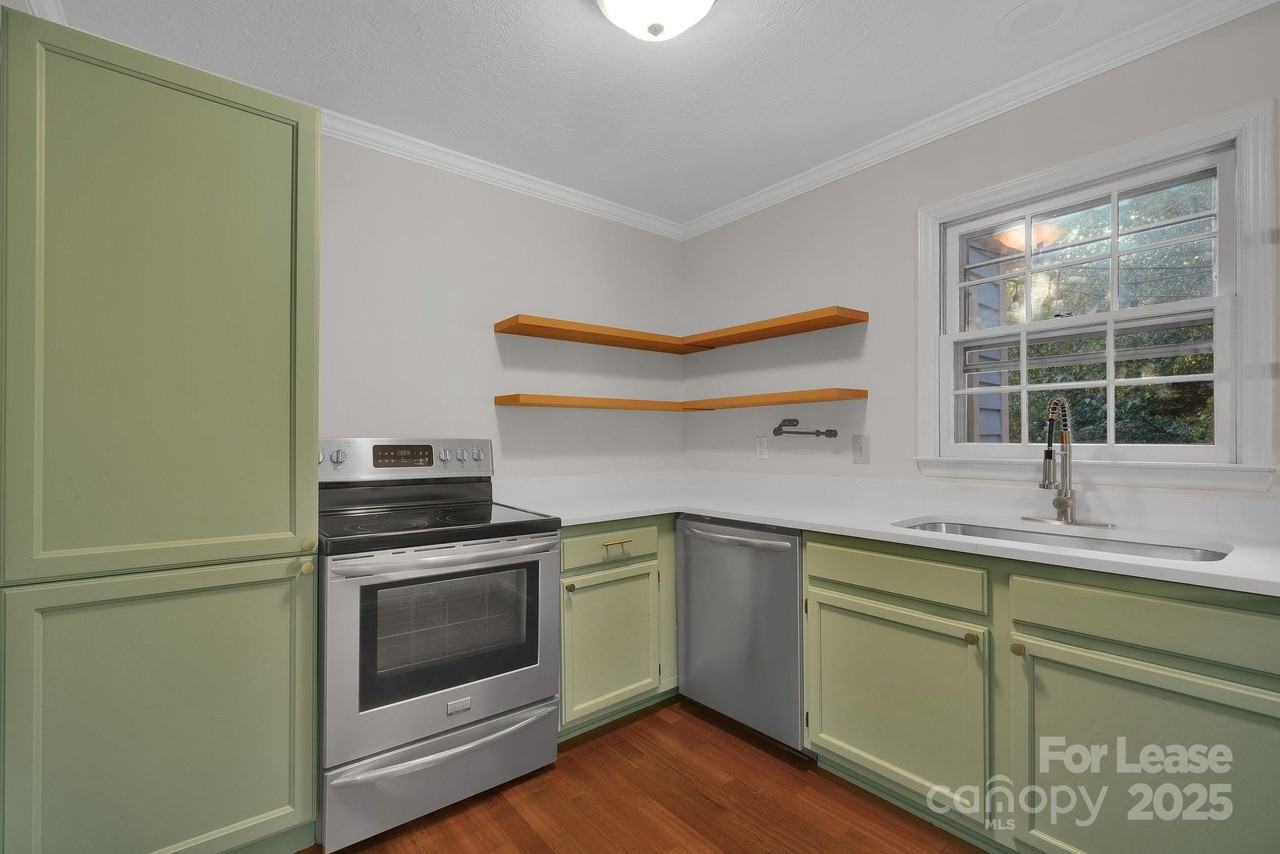 3300 Selwyn Farms Ln - Photo 6 of 27