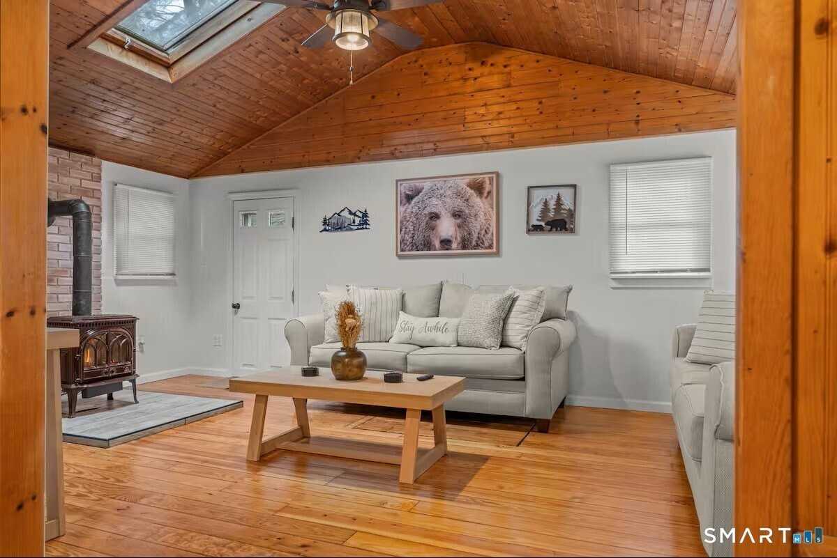 29 Shore Dr - Photo 4 of 13