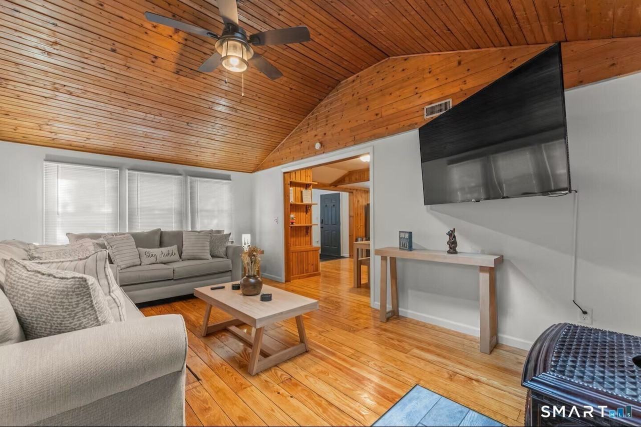 29 Shore Dr - Photo 5 of 13