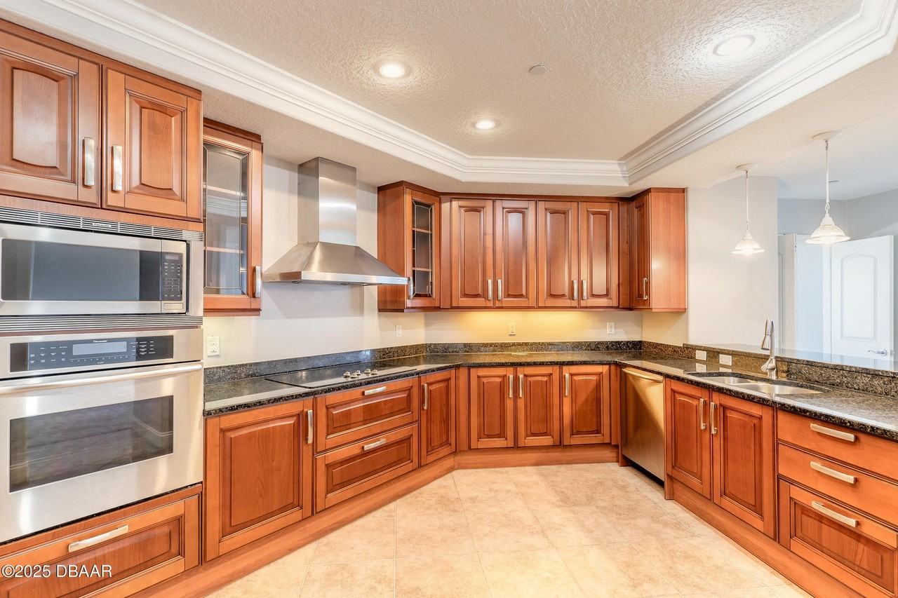 3245 S Atlantic Ave Apt 803 #803 - Photo 5 of 50