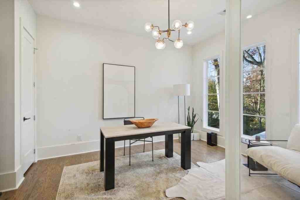 3041 Parkridge Dr Ne - Photo 2 of 25