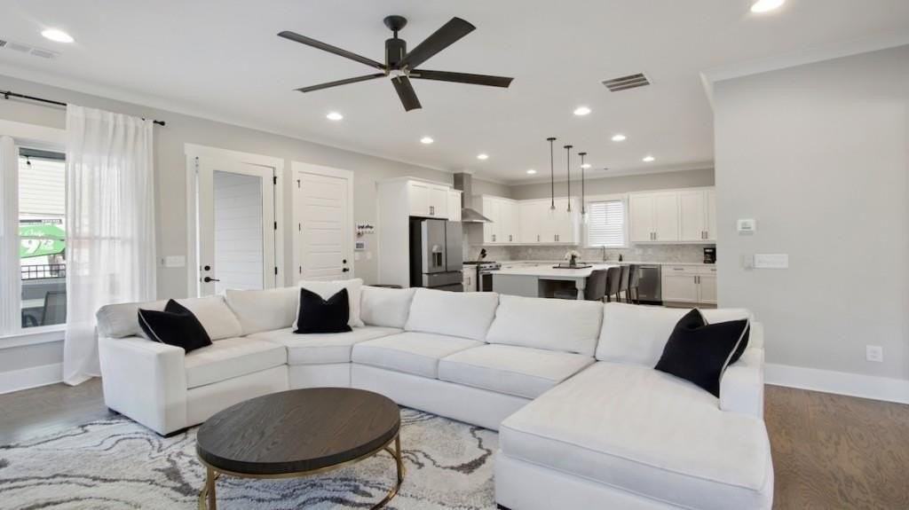 1950 Westside Blvd - Photo 3 of 37