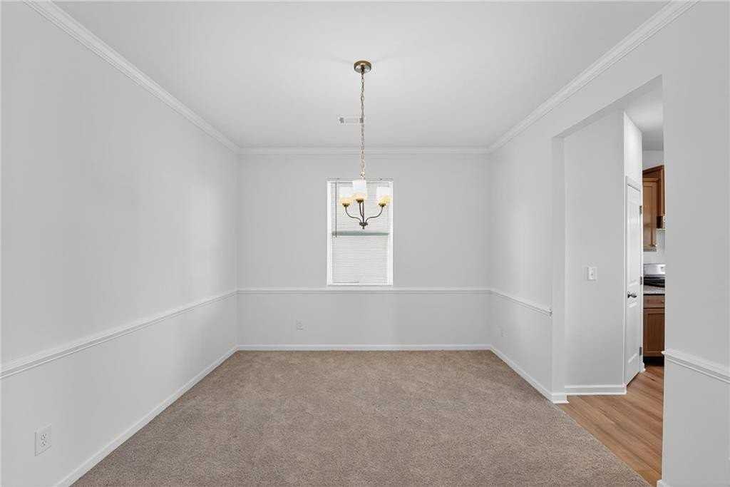 233 Bloomfield Cir - Photo 4 of 22