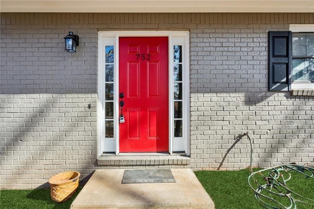 752 Barnes Mill Trce - Photo 4 of 27