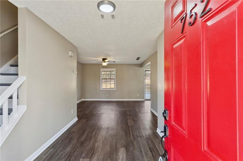 752 Barnes Mill Trce - Photo 5 of 27