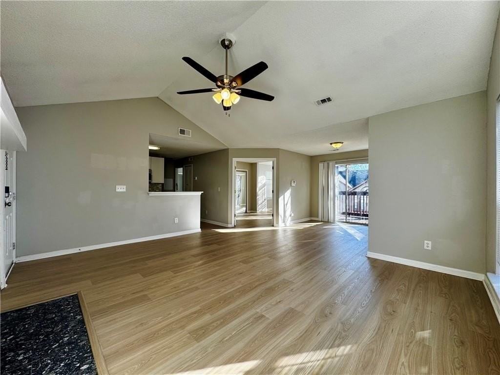 1107 Sandy Lane Dr - Photo 4 of 31