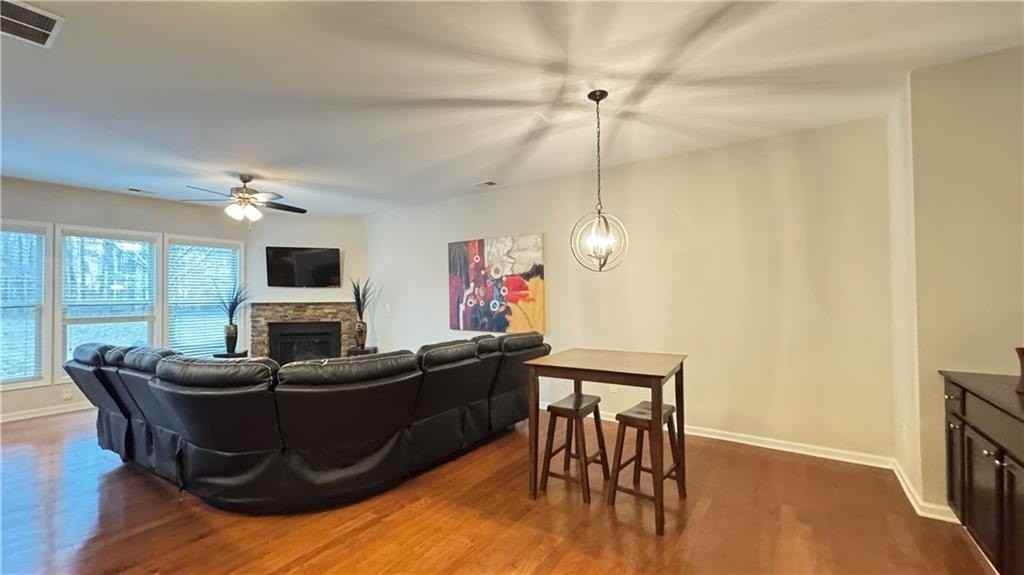 2160 Greencrest Cir - Photo 4 of 24