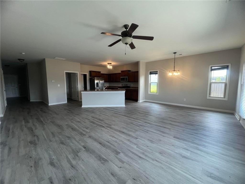 1053 Sutherland Dr - Photo 4 of 23