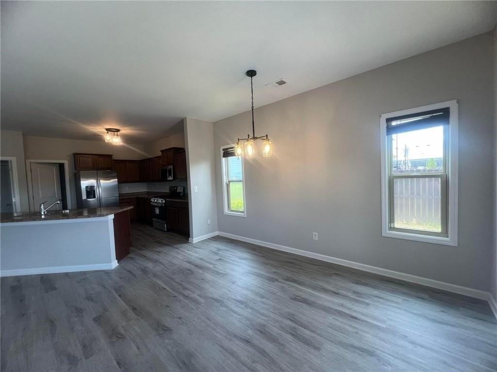 1053 Sutherland Dr - Photo 5 of 23