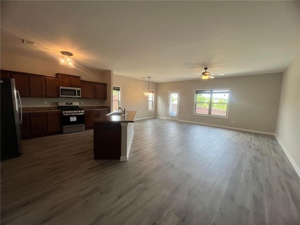 1053 Sutherland Dr - Photo 7 of 23