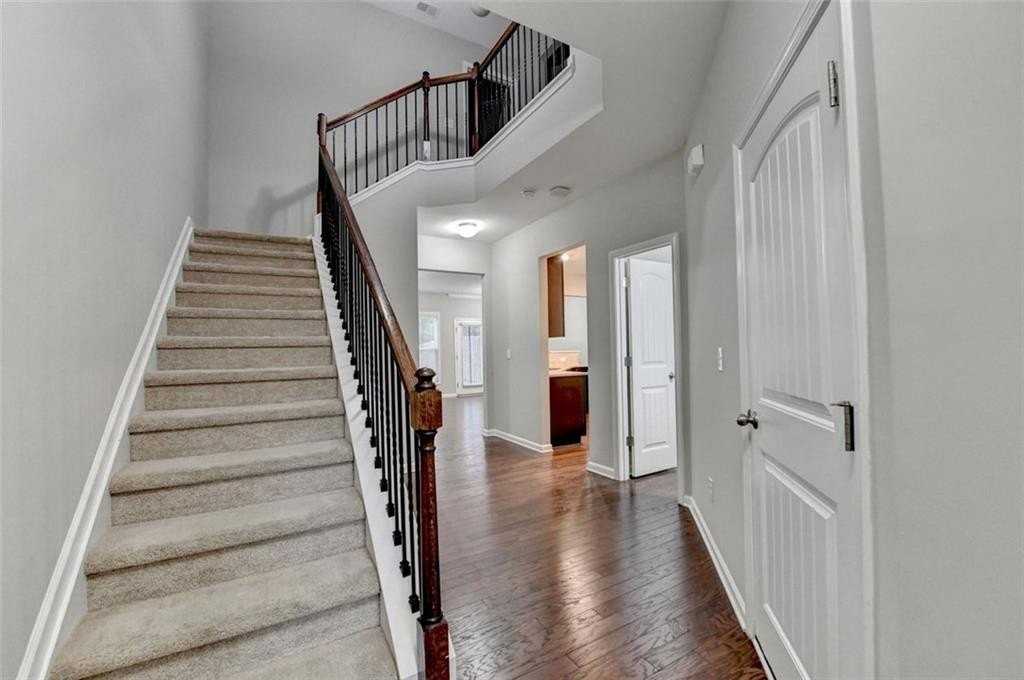 7325 Heritage Oak Ct - Photo 5 of 50