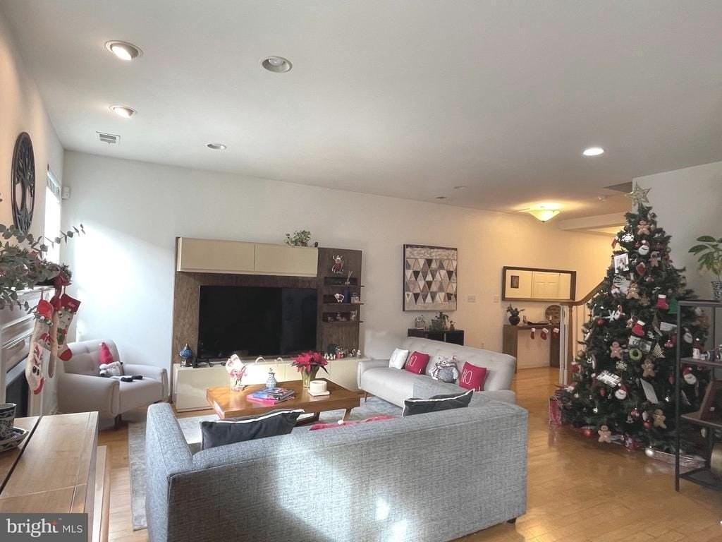 57 Haddon Ct - Photo 3 of 15