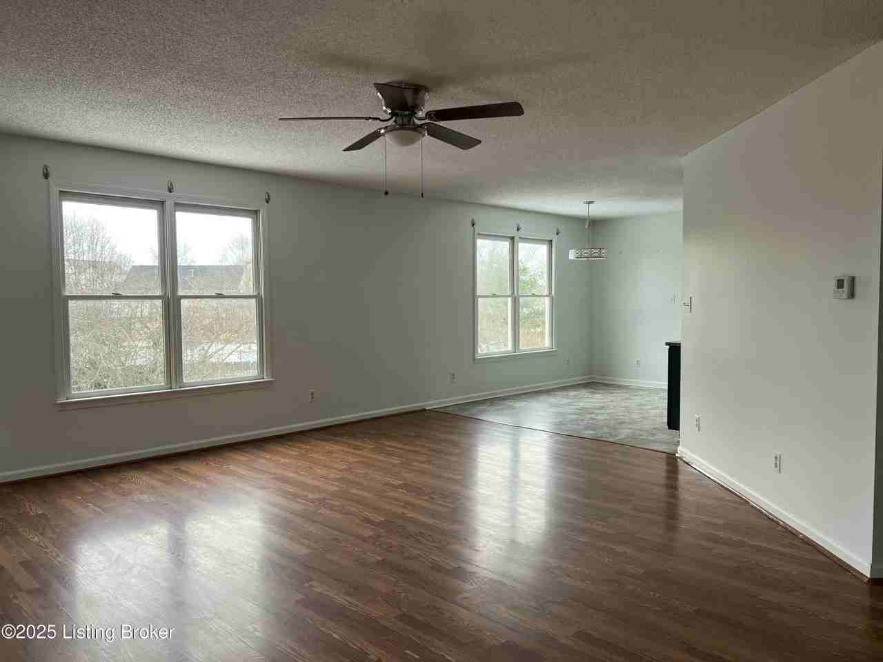 47 Country Ln - Photo 3 of 19