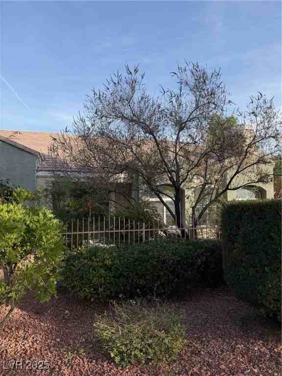 985 Prestwick St - Photo 3 of 3