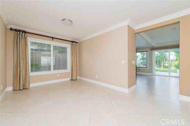 24772 Oxford Dr - Photo 5 of 8