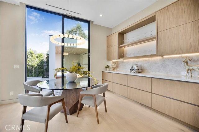 5170 Amestoy Ave - Photo 2 of 8