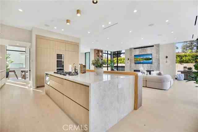 5170 Amestoy Ave - Photo 3 of 8