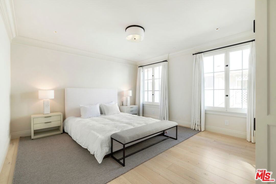 9563 Charleville Blvd - Photo 2 of 8