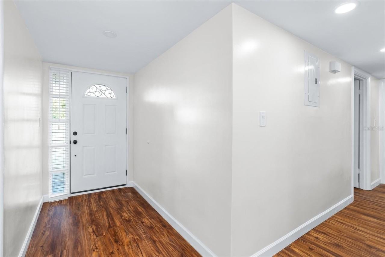 516 Baxter St - Photo 6 of 40