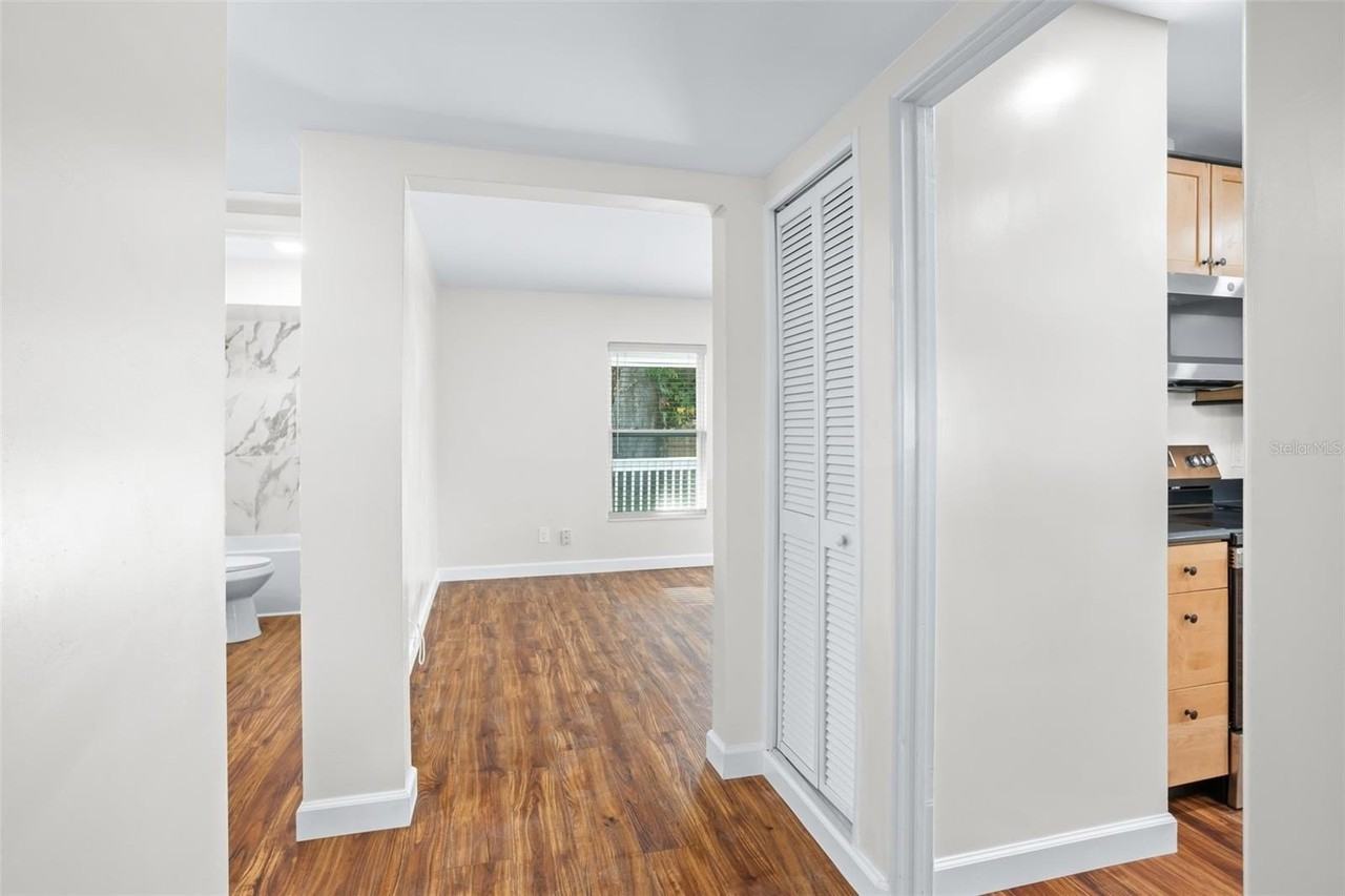 516 Baxter St - Photo 7 of 40