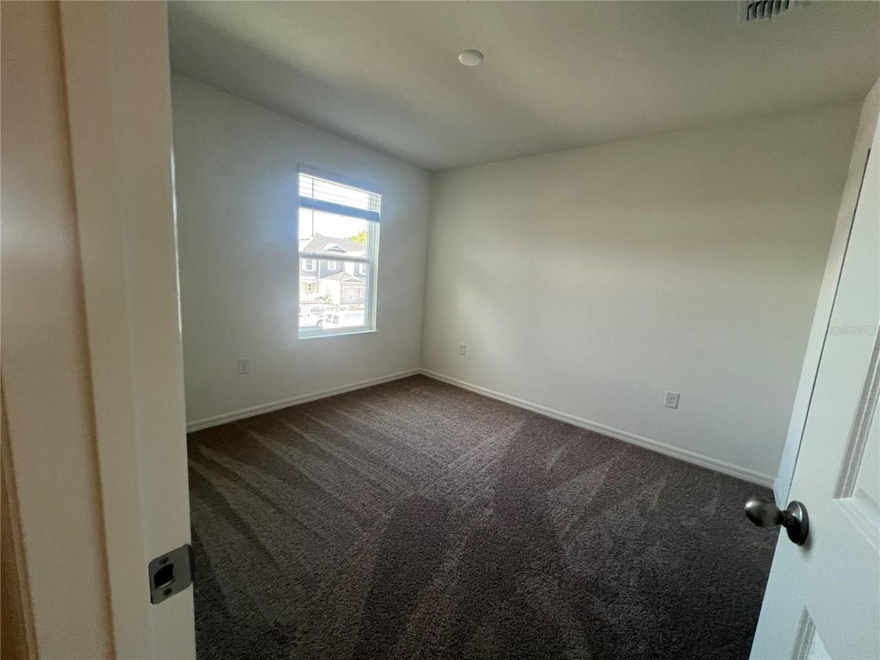 2762 Raindrop Run St - Photo 4 of 10