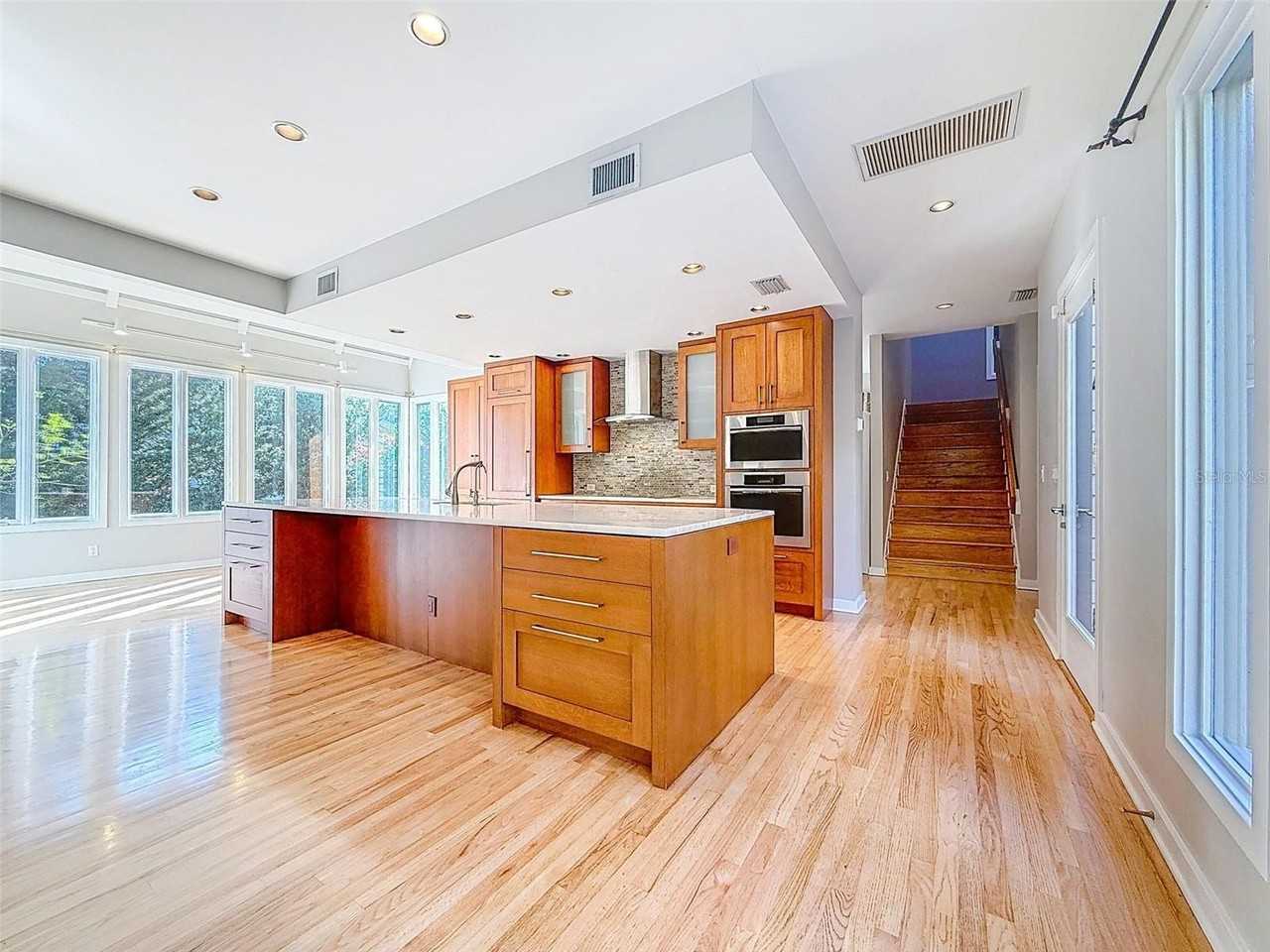 1351 Willow Brook Dr - Photo 2 of 50