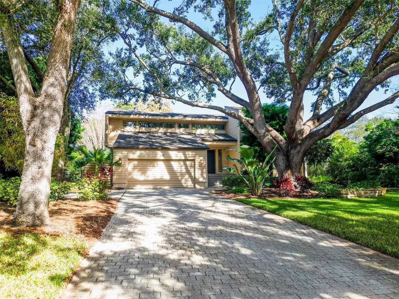 1351 Willow Brook Dr - Photo 7 of 50