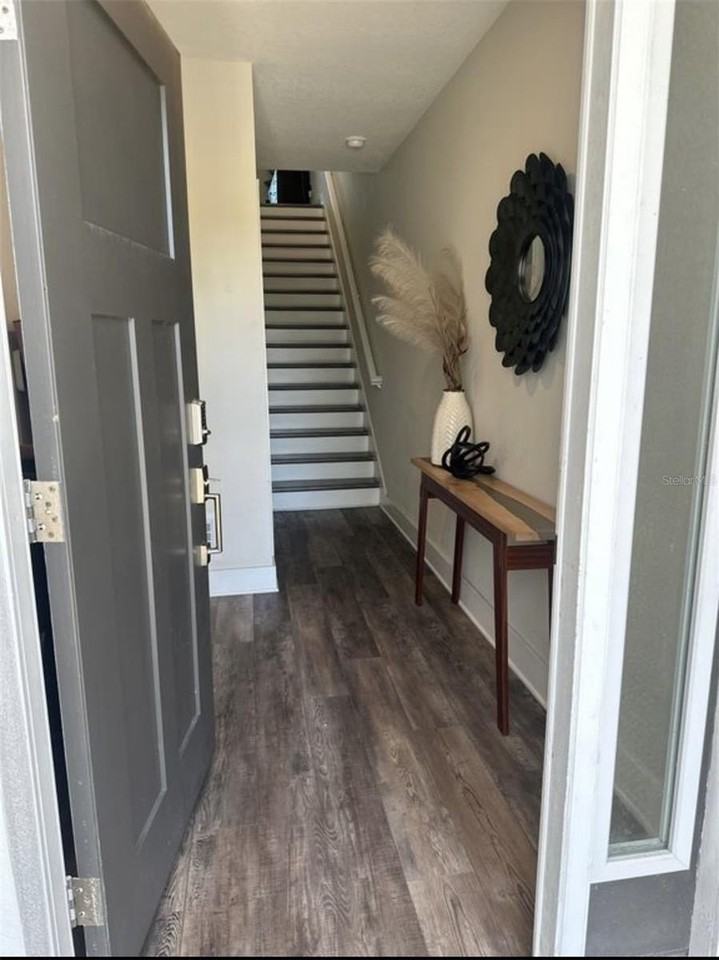 1249 Savona Dr Ne - Photo 3 of 27