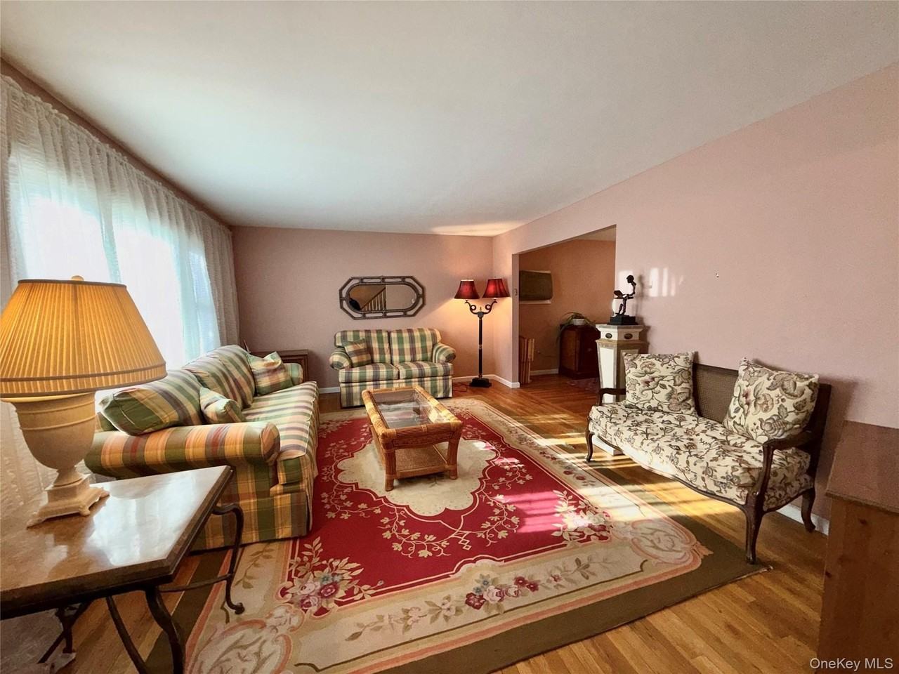 15 Sherry Ln - Photo 3 of 31