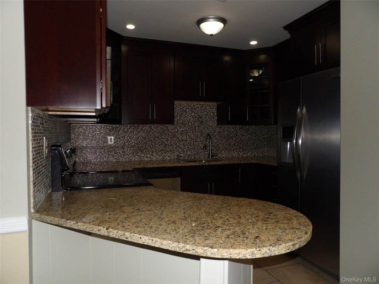 26 Greenmeadow Dr - Photo 3 of 15