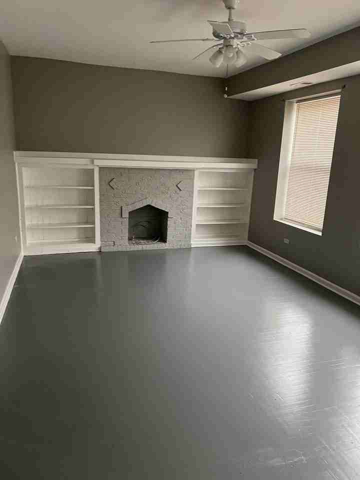 8914 S Cottage Grove Ave Apt 2 #2 - Photo 2 of 7