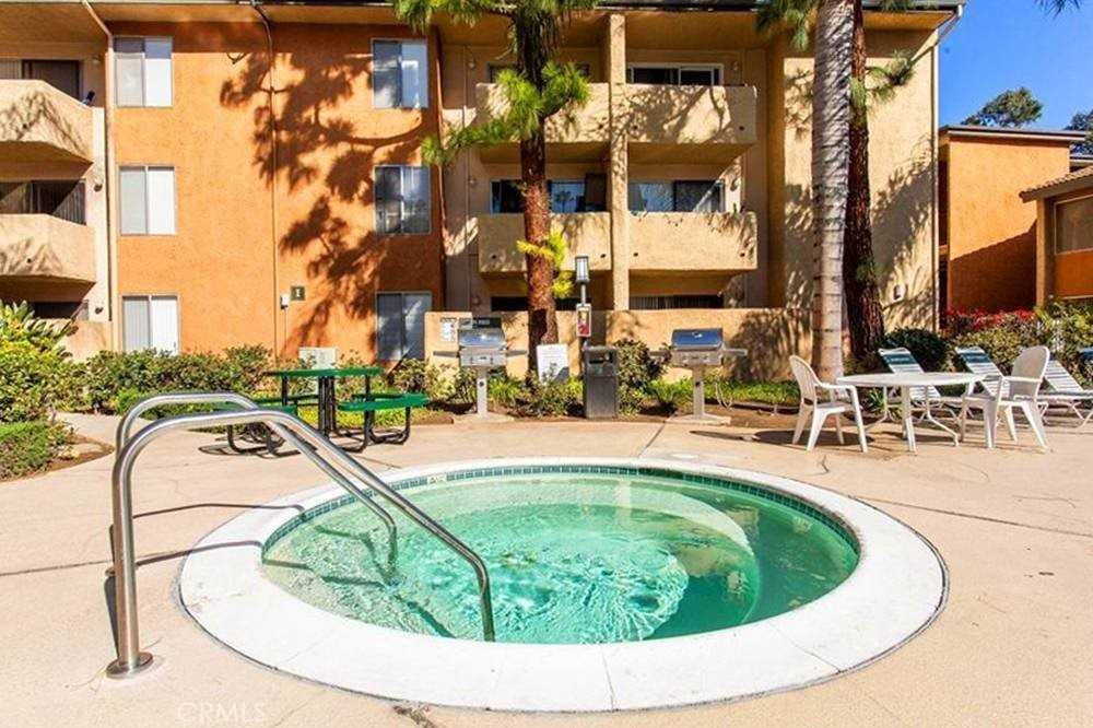 15425 Sherman Way #101 - Photo 6 of 18