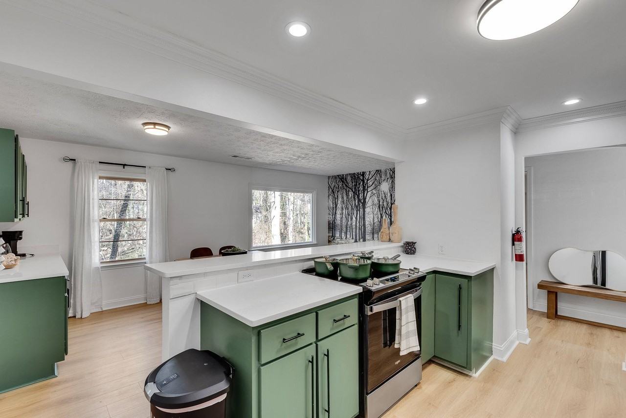 Albatross Ct - Photo 7 of 30