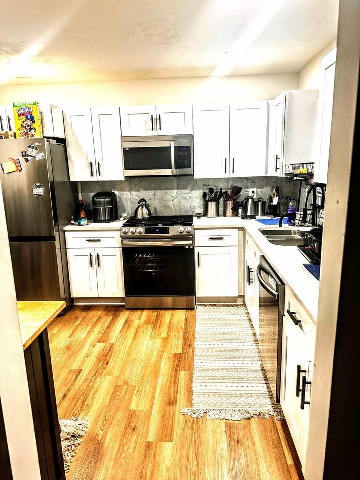 Little Beth Ct - Photo 2 of 12