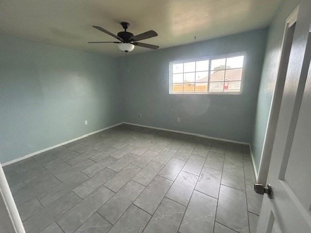 811 Snyder St - Photo 7 of 11