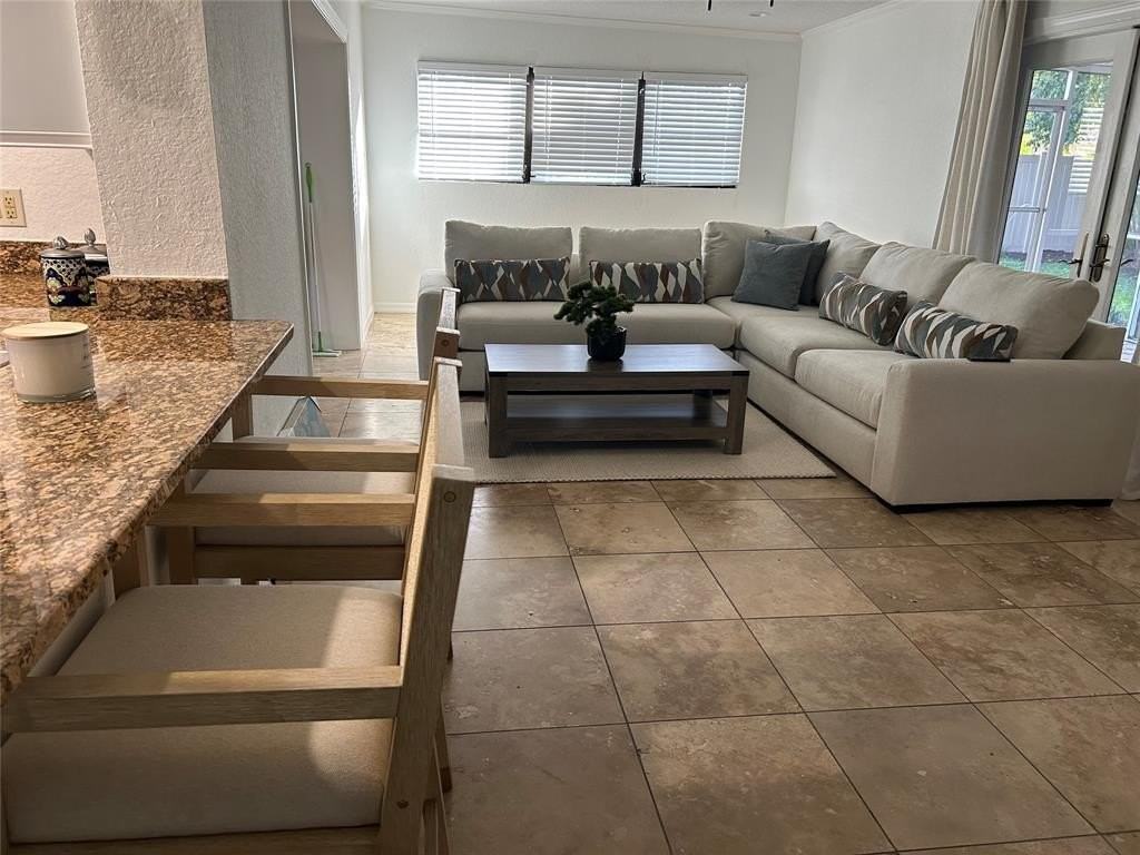 4431 Ne 28th Ave - Photo 6 of 36