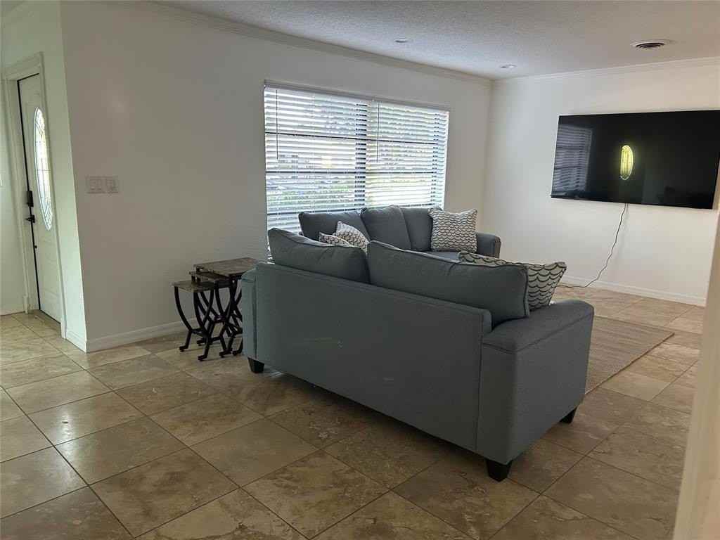 4431 Ne 28th Ave - Photo 7 of 36