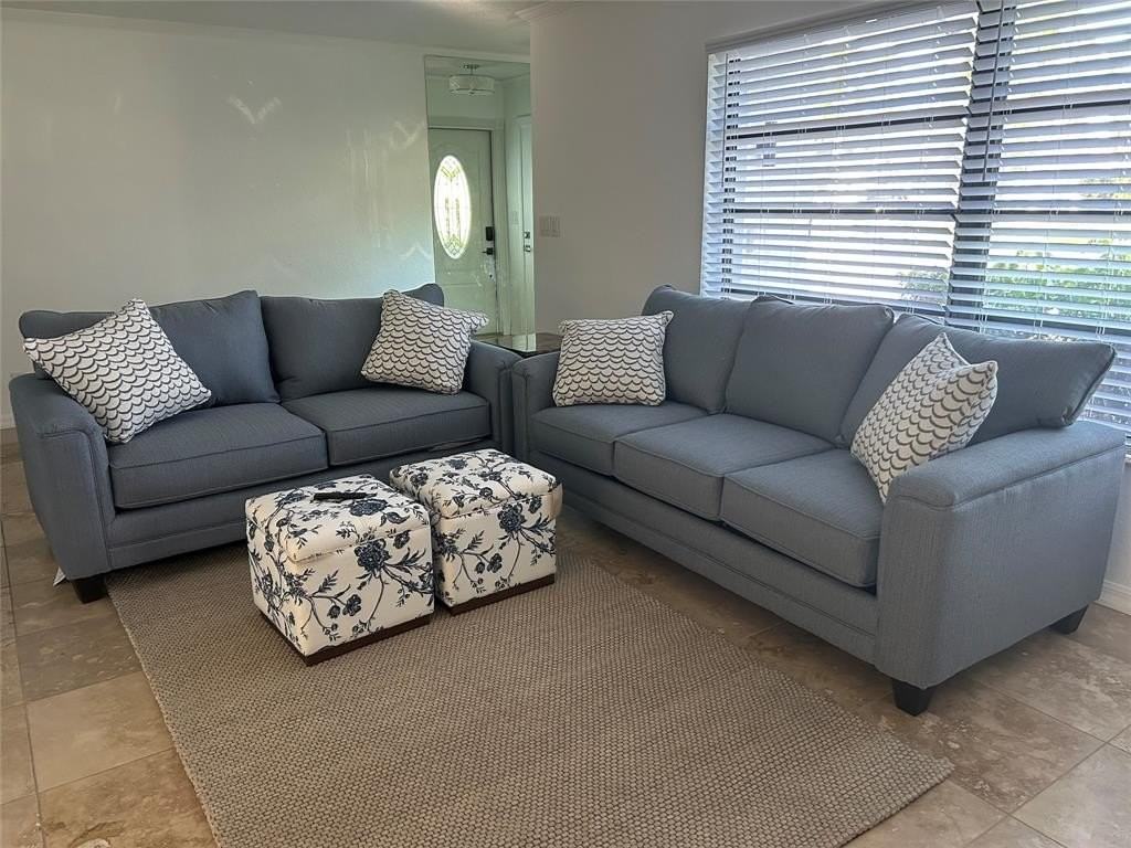 4431 Ne 28th Ave - Photo 6 of 42