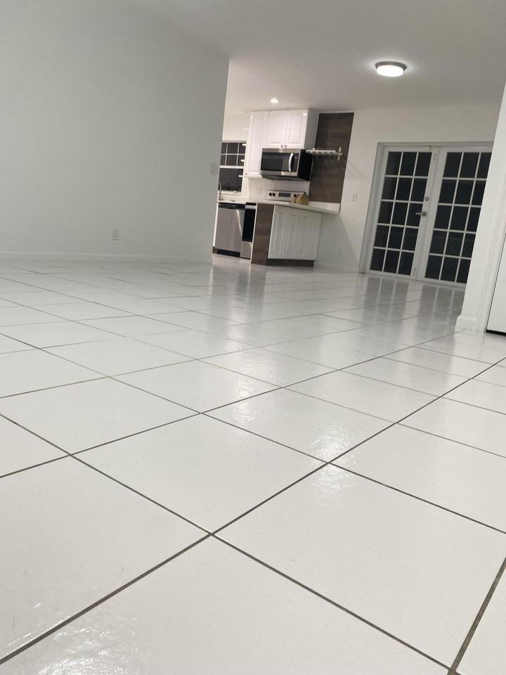 9976 Liberty Rd - Photo 5 of 20