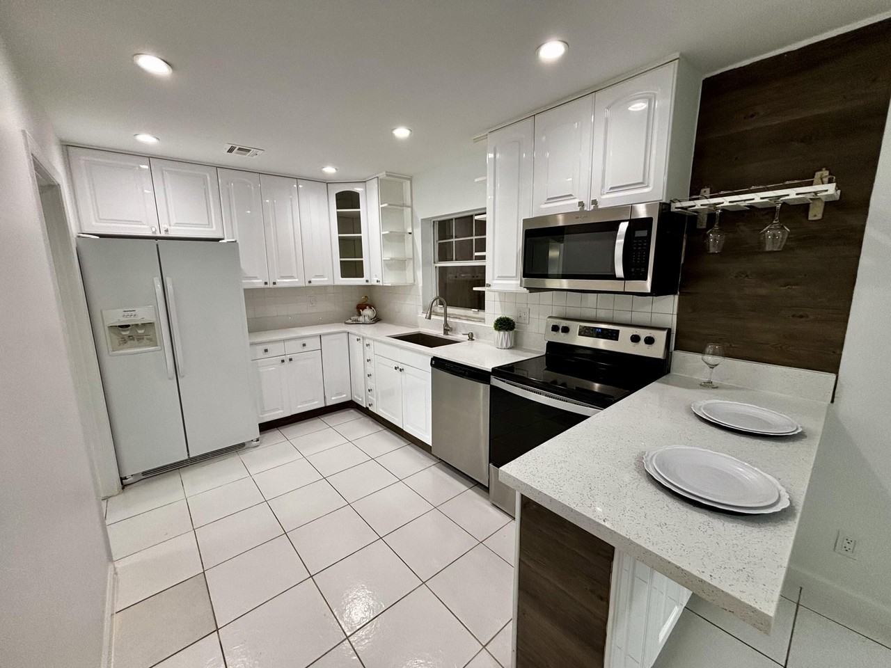 9976 Liberty Rd - Photo 7 of 20