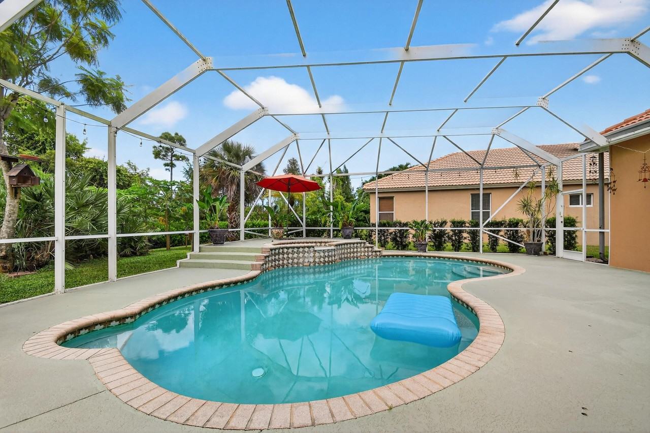 3769 Victoria Rd - Photo 4 of 50